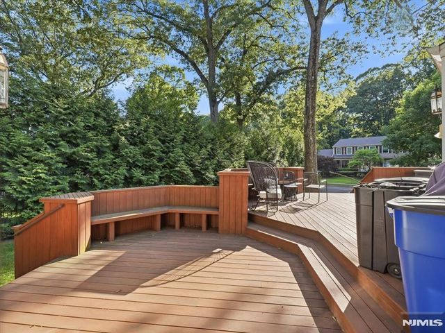 862 Battel Place, Oradell, NJ 07649