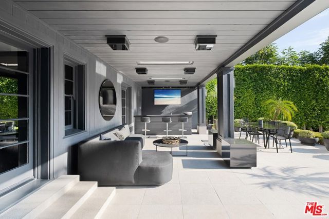 1443 N Doheny Drive, Los Angeles, CA 90069
