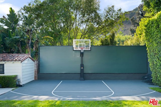 1443 N Doheny Drive, Los Angeles, CA 90069
