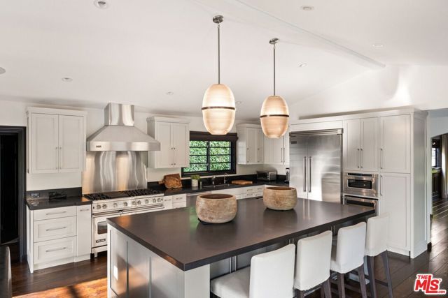 1443 N Doheny Drive, Los Angeles, CA 90069
