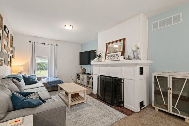 6630 E 51st, Derby, KS 67037