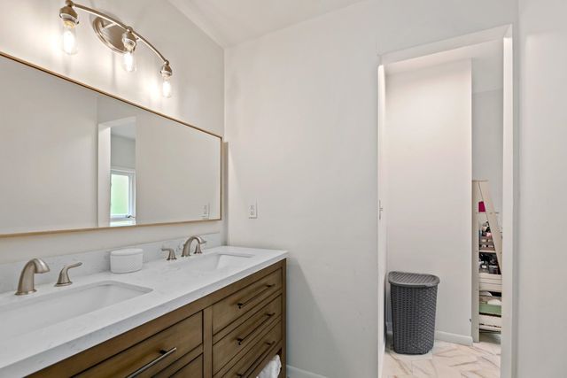 6630 E 51st, Derby, KS 67037