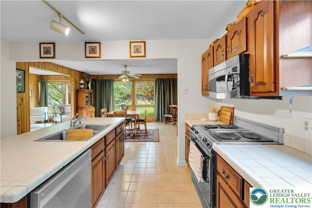 426 Moravian Street, Nazareth Boro, PA 18064