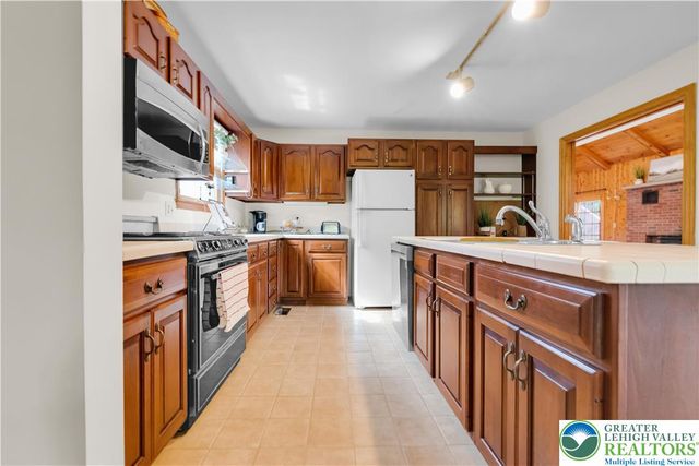 426 Moravian Street, Nazareth Boro, PA 18064