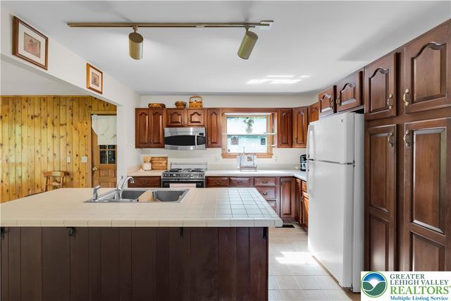 426 Moravian Street, Nazareth Boro, PA 18064