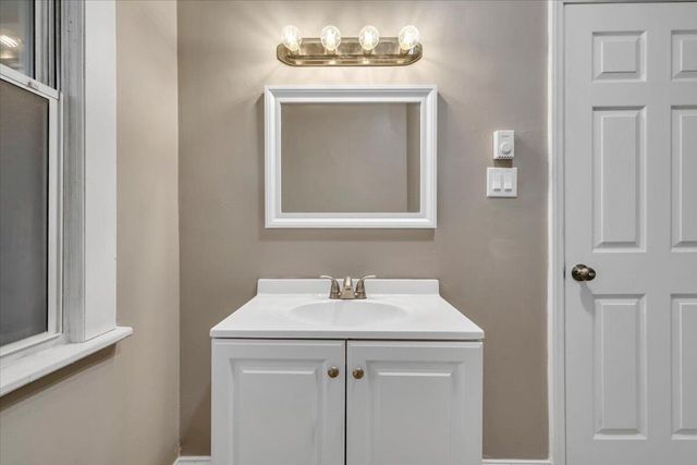 2415 Overlook RD, Roanoke, VA 24012