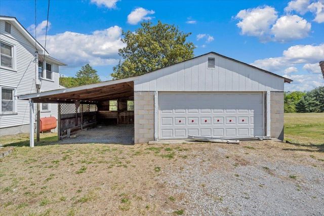 2415 Overlook RD, Roanoke, VA 24012