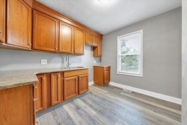 2415 Overlook RD, Roanoke, VA 24012