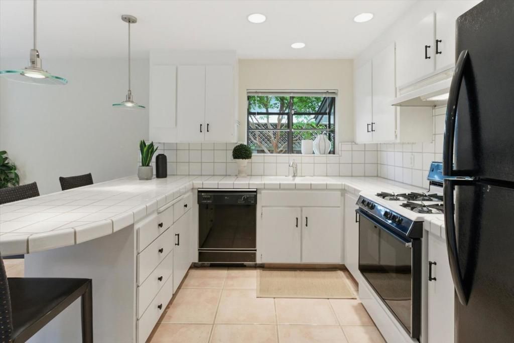 Image 10 of property listing at 5892 Tandera Avenue, San Jose, CA 95123