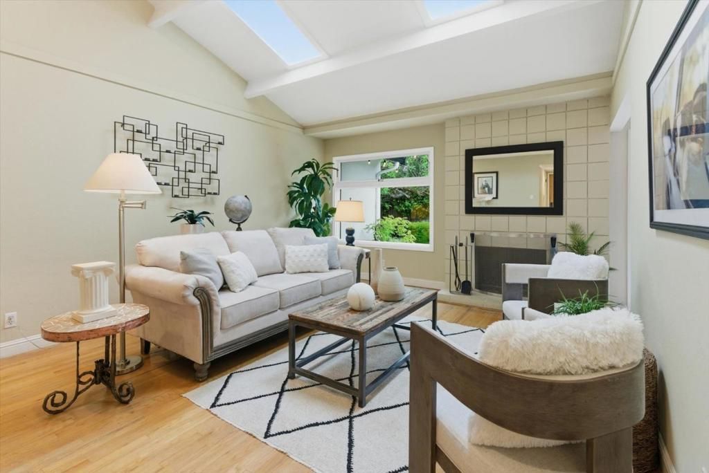Image 8 of property listing at 5892 Tandera Avenue, San Jose, CA 95123