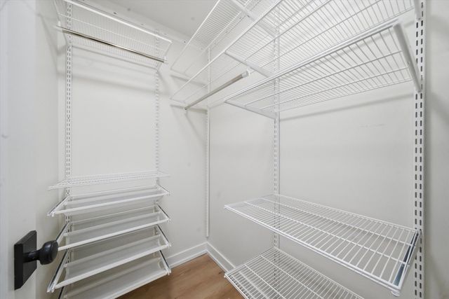 1560 N Sandburg Terrace 1210J, Chicago, IL 60610