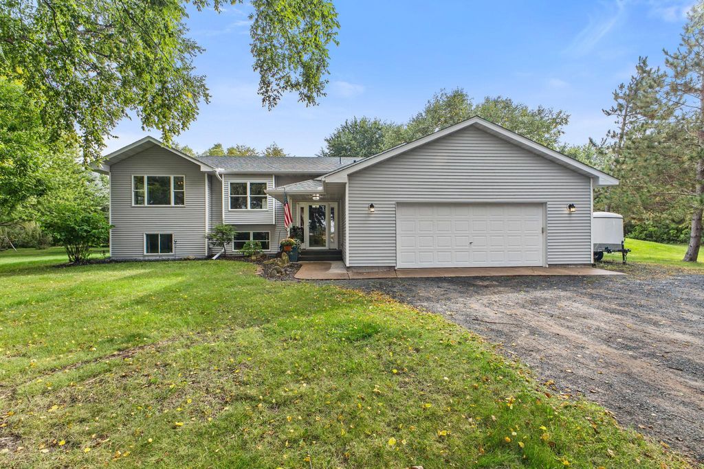 9165 270th Street, Chisago City, MN 55013 — exterior