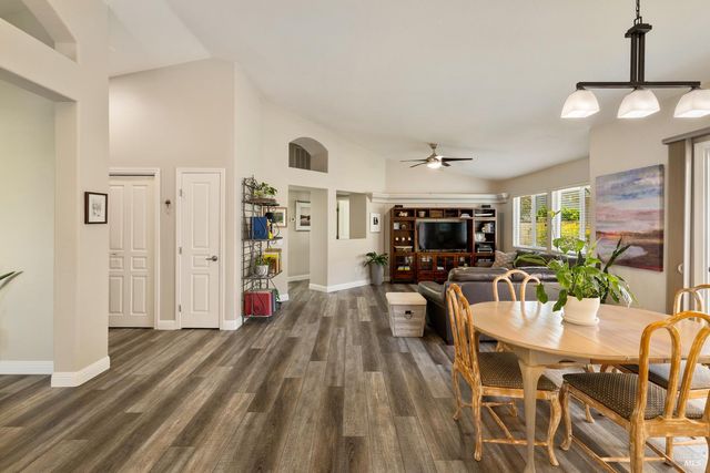 319 Trellis Ln, Vacaville, CA 95687