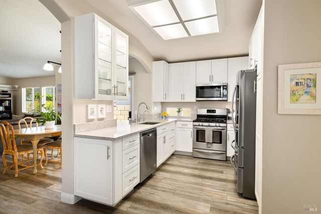 319 Trellis Ln, Vacaville, CA 95687