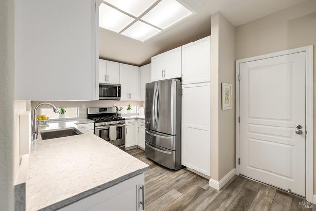 319 Trellis Ln, Vacaville, CA 95687