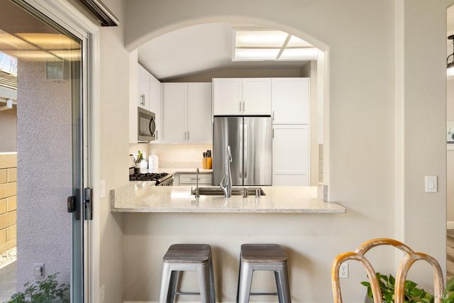 319 Trellis Ln, Vacaville, CA 95687