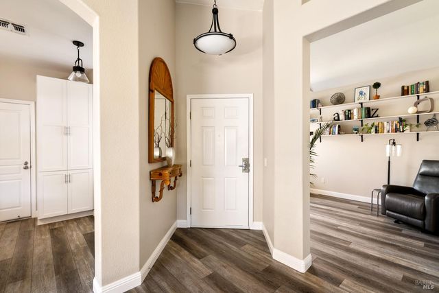 319 Trellis Ln, Vacaville, CA 95687