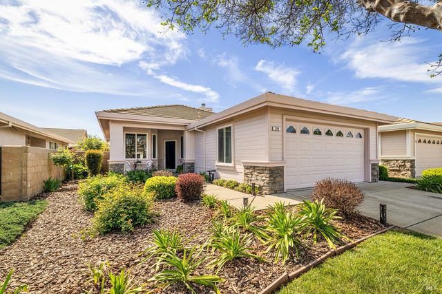 319 Trellis Ln, Vacaville, CA 95687