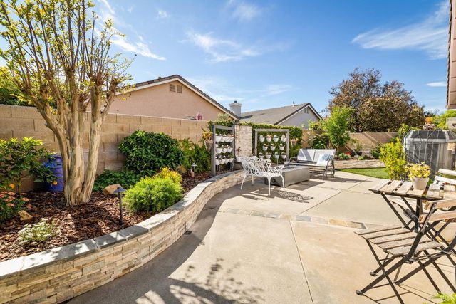 319 Trellis Ln, Vacaville, CA 95687