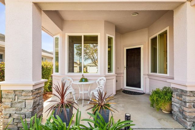 319 Trellis Ln, Vacaville, CA 95687