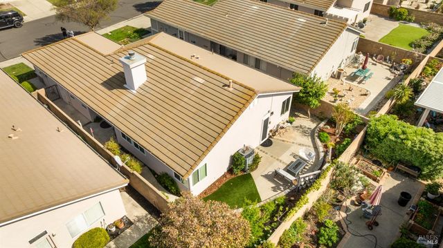 319 Trellis Ln, Vacaville, CA 95687