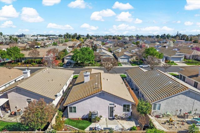 319 Trellis Ln, Vacaville, CA 95687