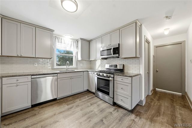 223 Paramount Parkway, Tonawanda, NY 14223