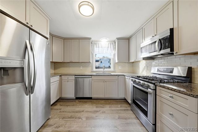 223 Paramount Parkway, Tonawanda, NY 14223