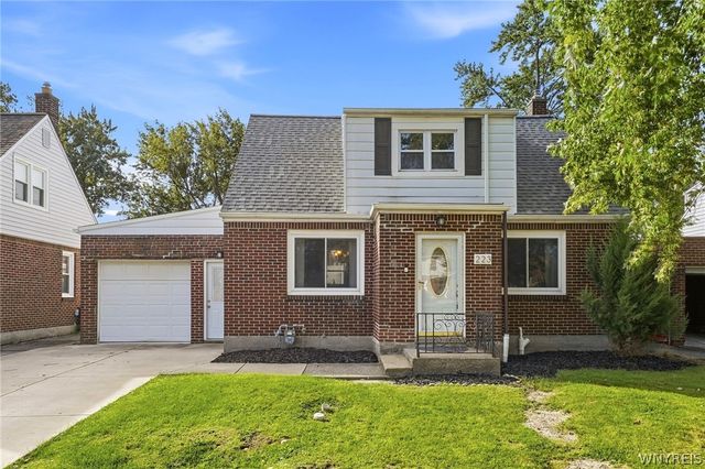 223 Paramount Parkway, Tonawanda, NY 14223