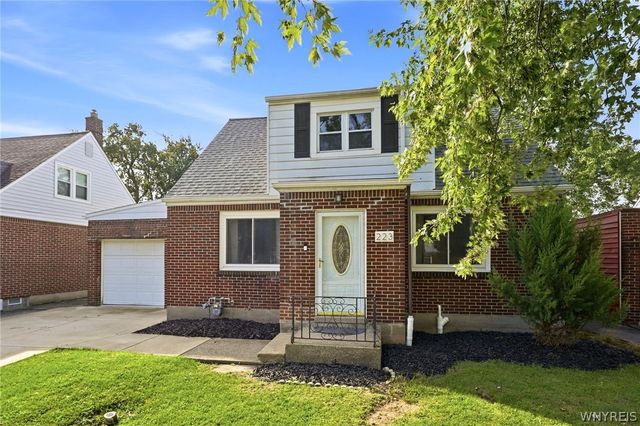 223 Paramount Parkway, Tonawanda, NY 14223