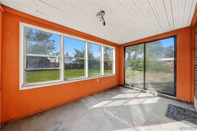 223 Paramount Parkway, Tonawanda, NY 14223
