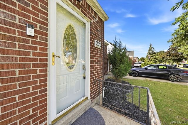223 Paramount Parkway, Tonawanda, NY 14223