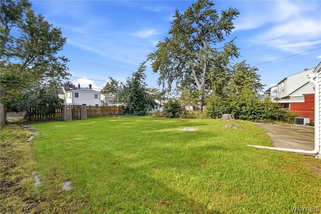 223 Paramount Parkway, Tonawanda, NY 14223