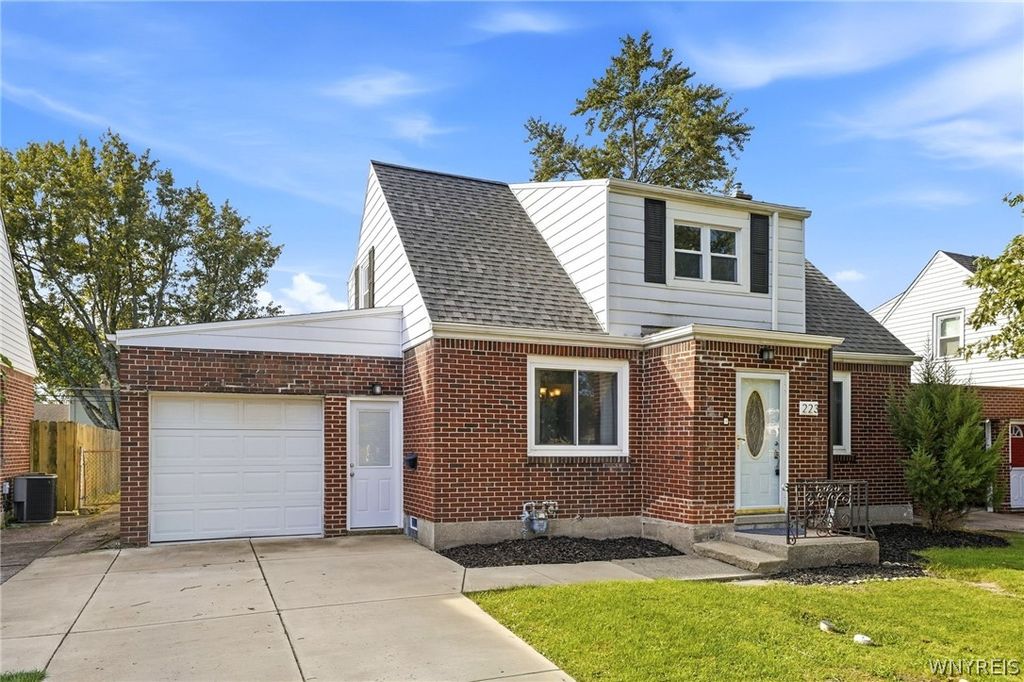 223 Paramount Parkway, Tonawanda, NY 14223