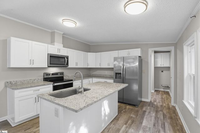 165 Falcon Ridge Drive, Boiling Springs, SC 29316