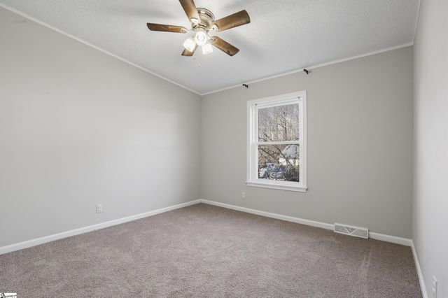 165 Falcon Ridge Drive, Boiling Springs, SC 29316