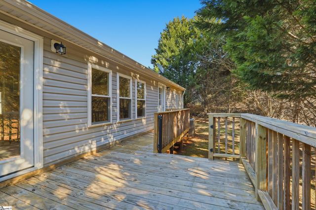 165 Falcon Ridge Drive, Boiling Springs, SC 29316