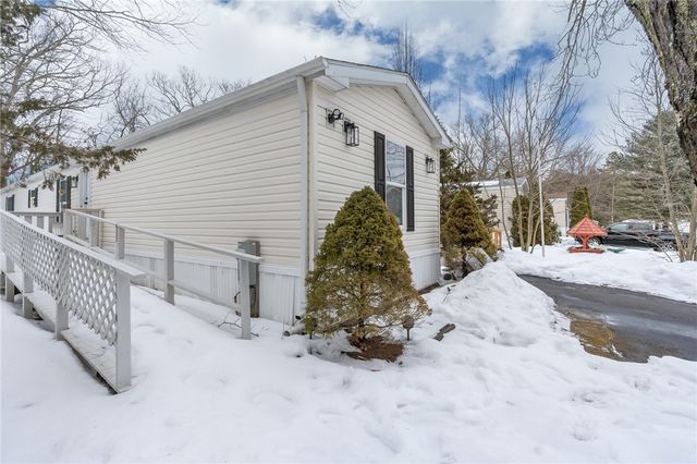 38 Torch Lane, Coventry, RI 02816