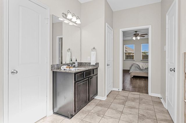 4704 Bella Court, Alvin, TX 77511