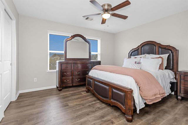 4704 Bella Court, Alvin, TX 77511