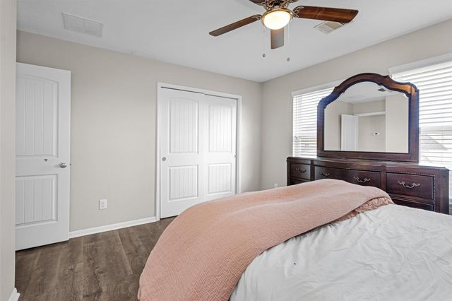 4704 Bella Court, Alvin, TX 77511