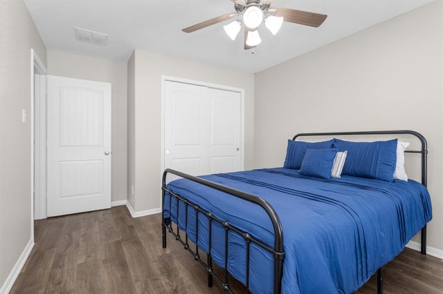 4704 Bella Court, Alvin, TX 77511