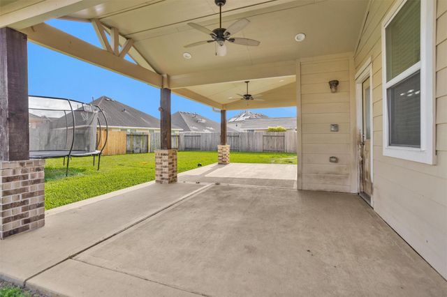 4704 Bella Court, Alvin, TX 77511