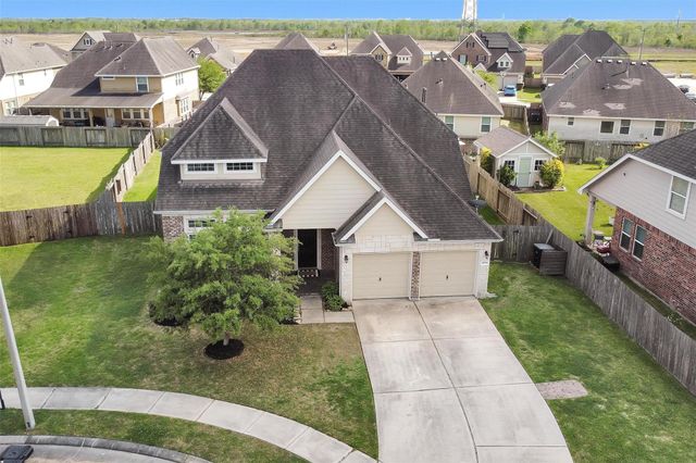 4704 Bella Court, Alvin, TX 77511