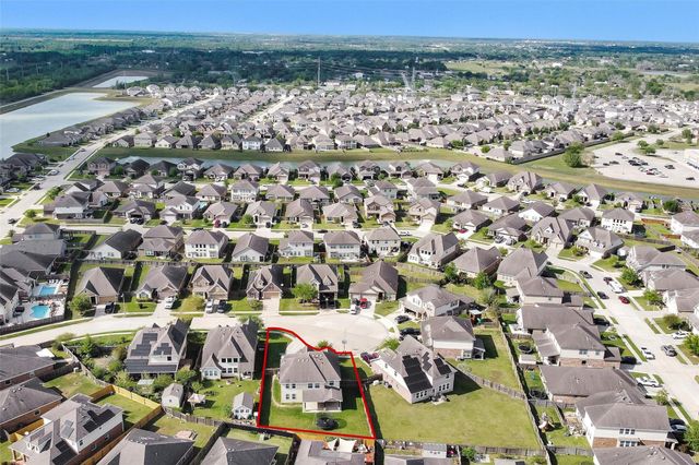 4704 Bella Court, Alvin, TX 77511