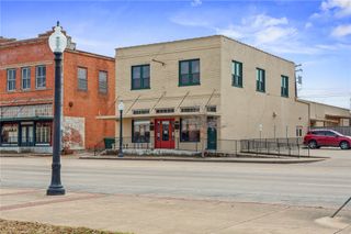 211 West Wm J Bryan Parkway, Bryan, TX 77803