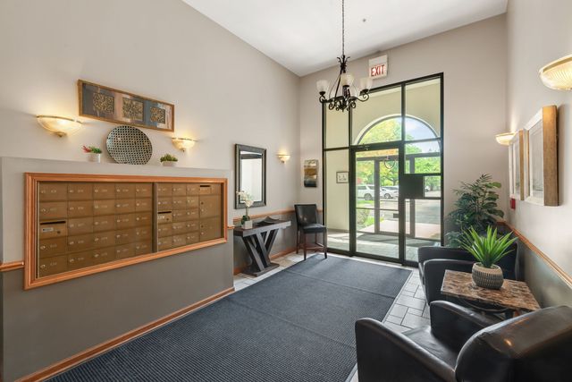 55 S Hale Street 403, Palatine, IL 60067