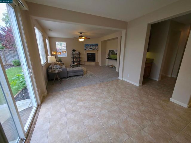 8625 Livingston Way, Discovery Bay, CA 94505