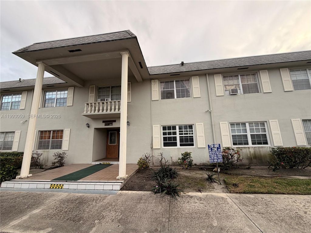 1520 Mckinley St 210E, Hollywood, FL 33020