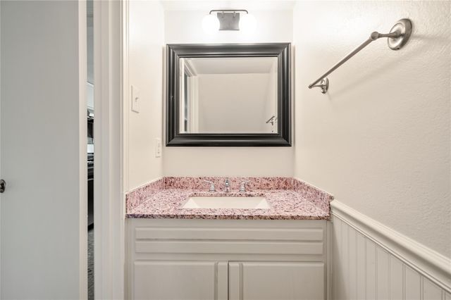 304 Clearsky CIR, Austin, TX 78745